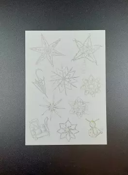 Něžná vánoční pohlednice s autorskými kresbami perličkových vánočních ozdob